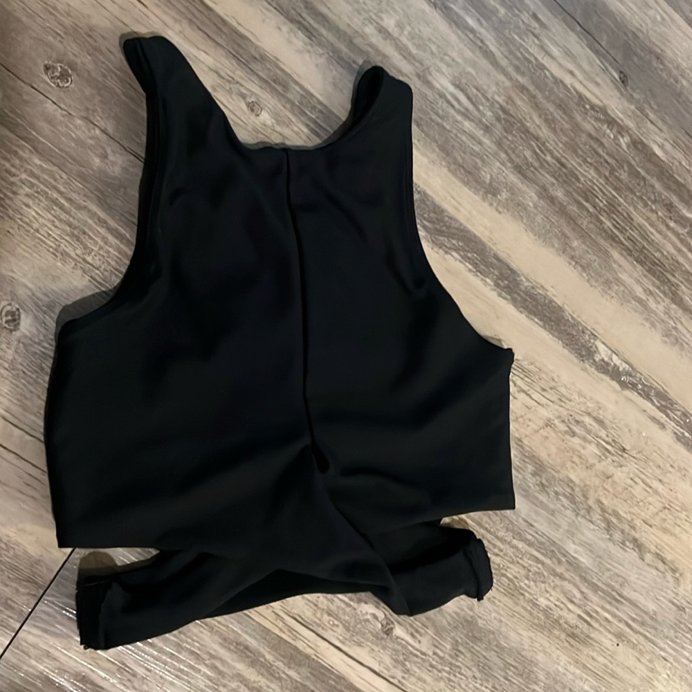 Black sports bra